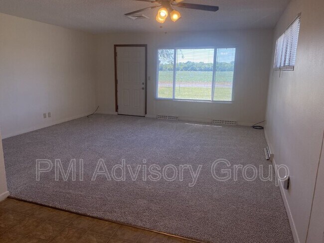 Building Photo - 7125 SW Glencrest Dr