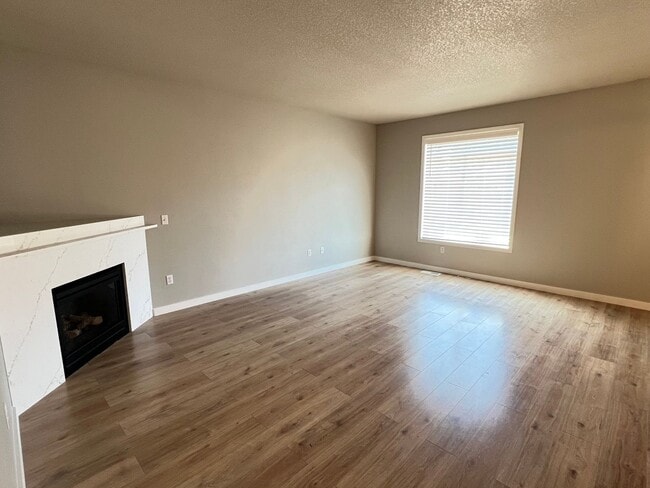 Building Photo - 431 Twin Flower Dr