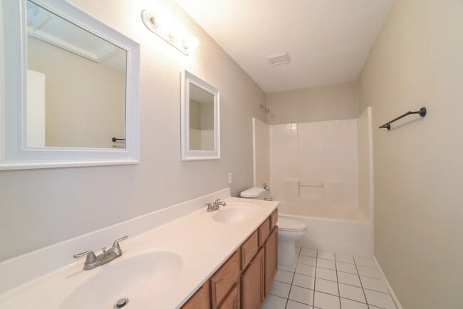 Building Photo - 20447 N 40th Ave