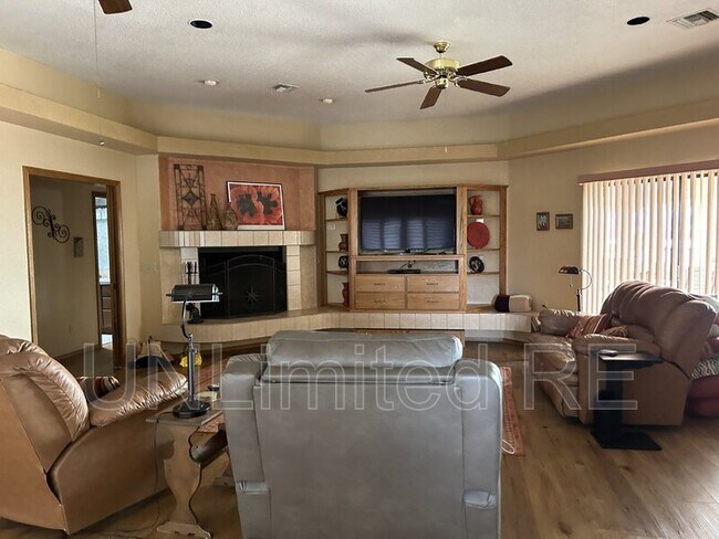 Foto del edificio - 1950 Palmer Dr