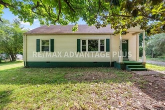 Building Photo - 1552 Cumberland Rd