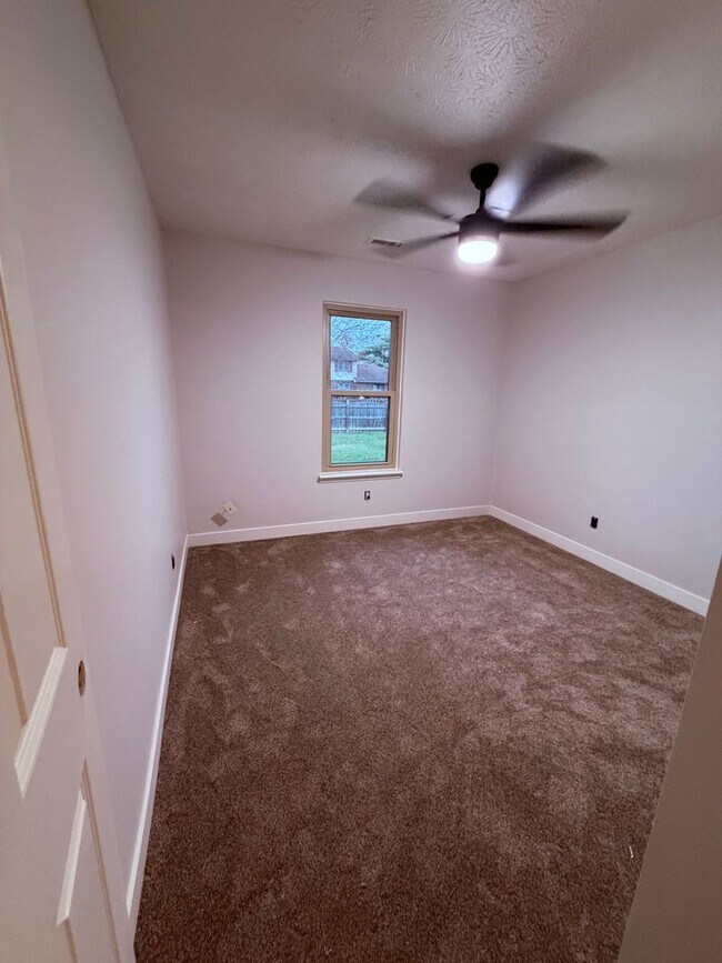 Building Photo - 1078 Barcelona Dr