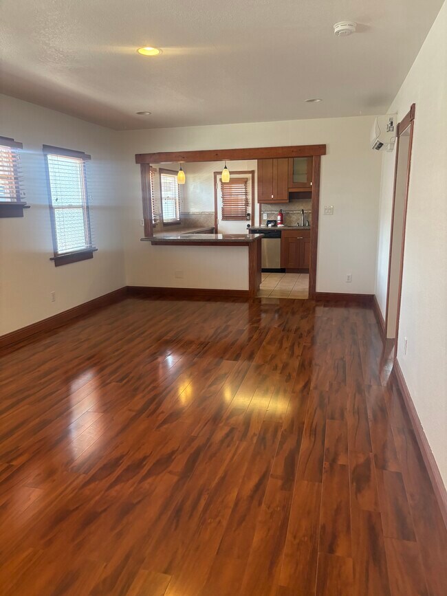 Foto del edificio - 4650 Bancroft St