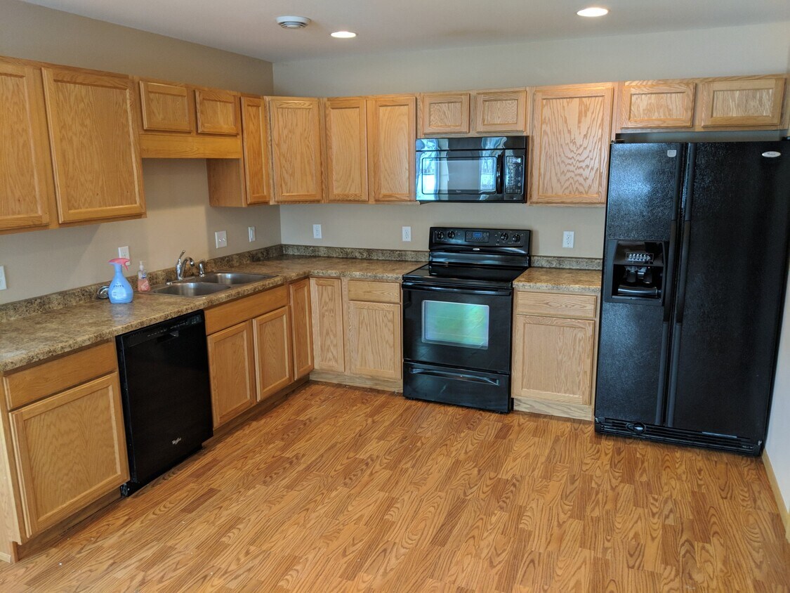 Kitchen - 96 Valley Ln