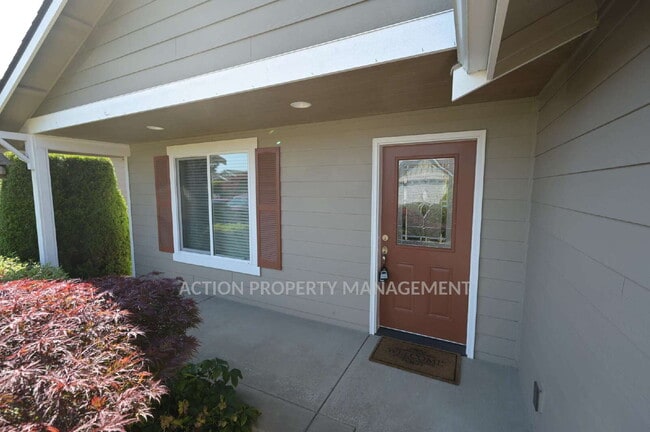Building Photo - 3 bed 2 bath in Jennies Meadow, Sequim