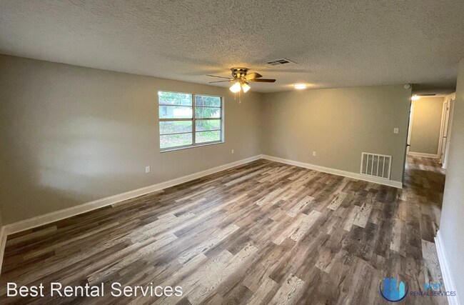 Building Photo - 4 br, 1.5 bath House - 6041 101ST AVE N