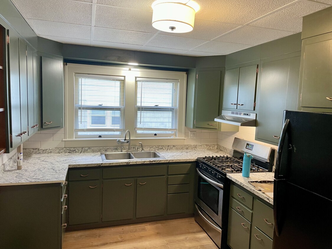 Foto principal - 36 Kneeland Ave