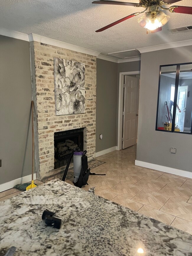 Building Photo - 1076 Elysian Dr