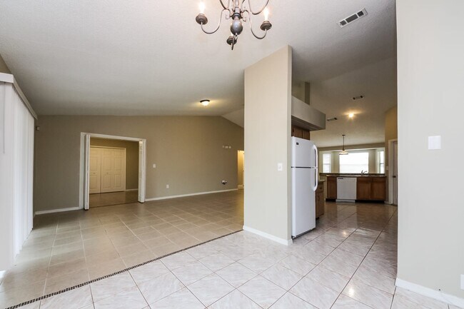 Building Photo - 709 Hamster Ct