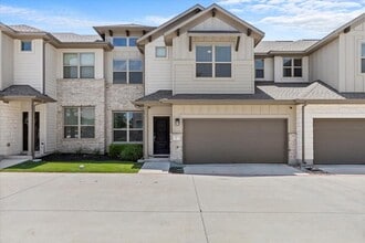 Building Photo - 2500 Forest Creek Dr