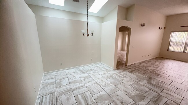 Building Photo - Come see this beautiful 3 bedroom, 2 bath, 2 car garage home for rent near Citrus Park Mall!