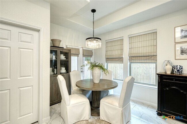 Foto del edificio - 7233 Menchaca Rd