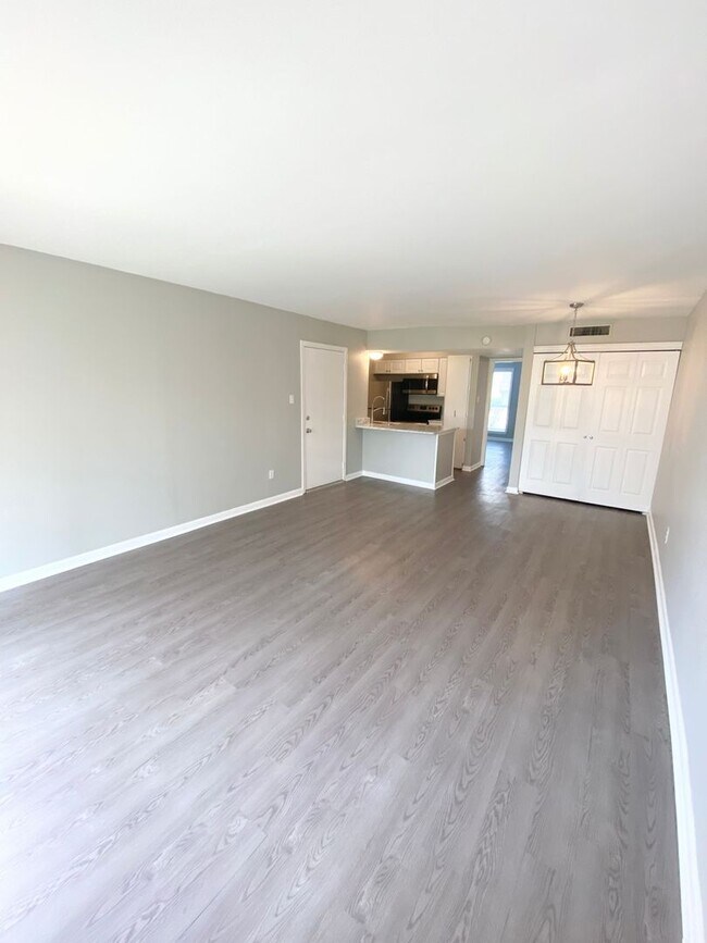 Foto del edificio - 1BD/1BA Condo located on the Germantown/Me...
