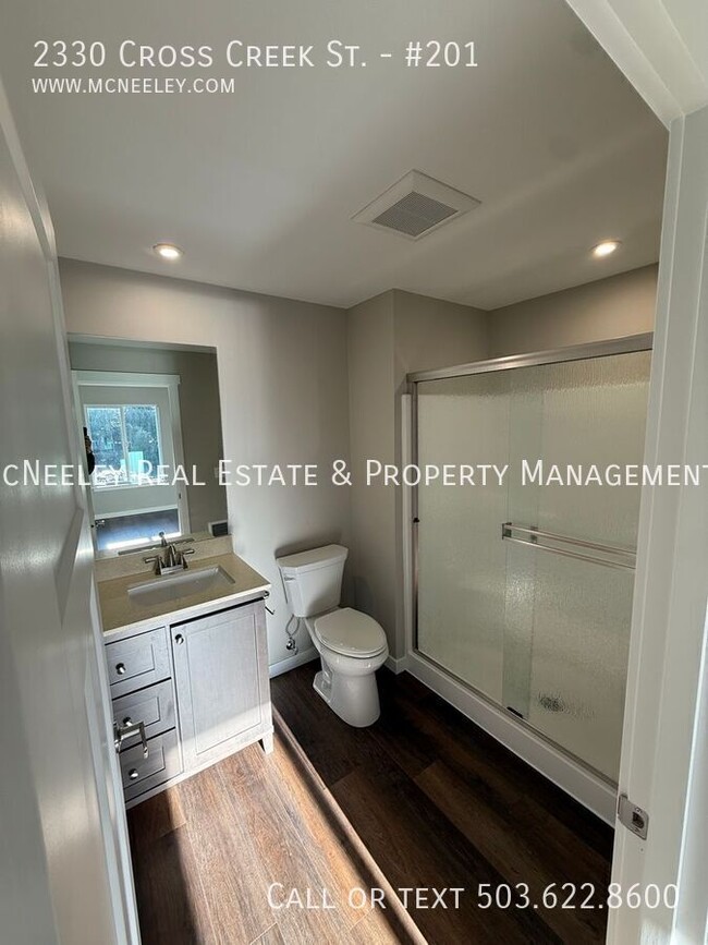 Foto del edificio - 2330 Cross Creek St