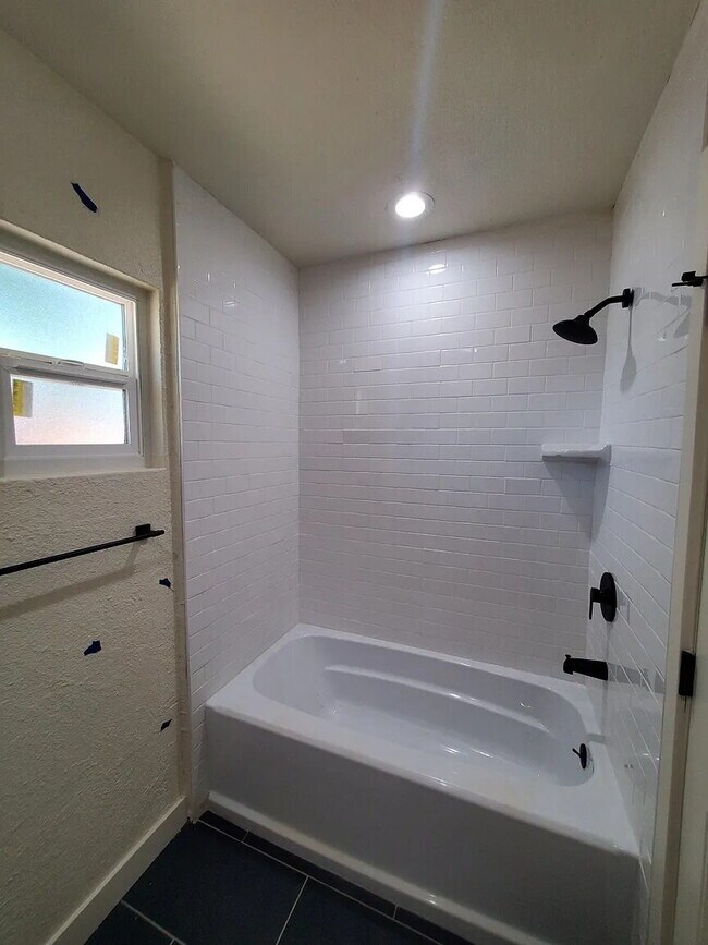 Foto del edificio - CHARMING 1-BEDROOM HOME NEAR DOWNTOWN GLENDALE