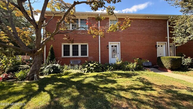 Building Photo - 364 Westwood Ave