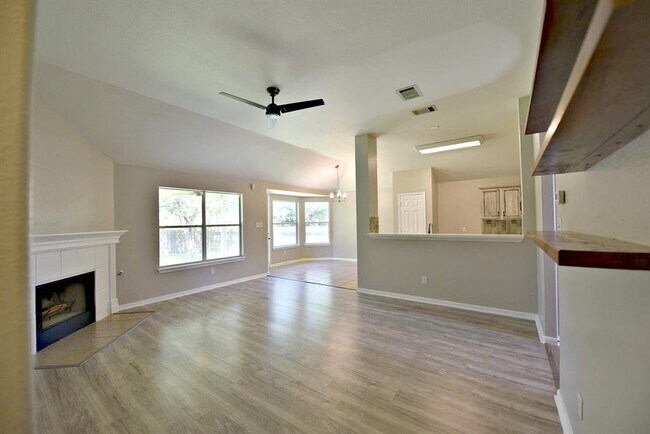 Foto del edificio - 1009 Downridge Dr