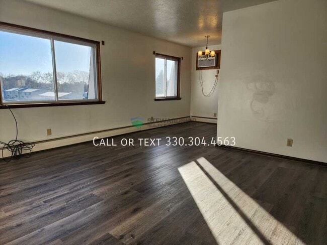 Building Photo - 285 Villa St