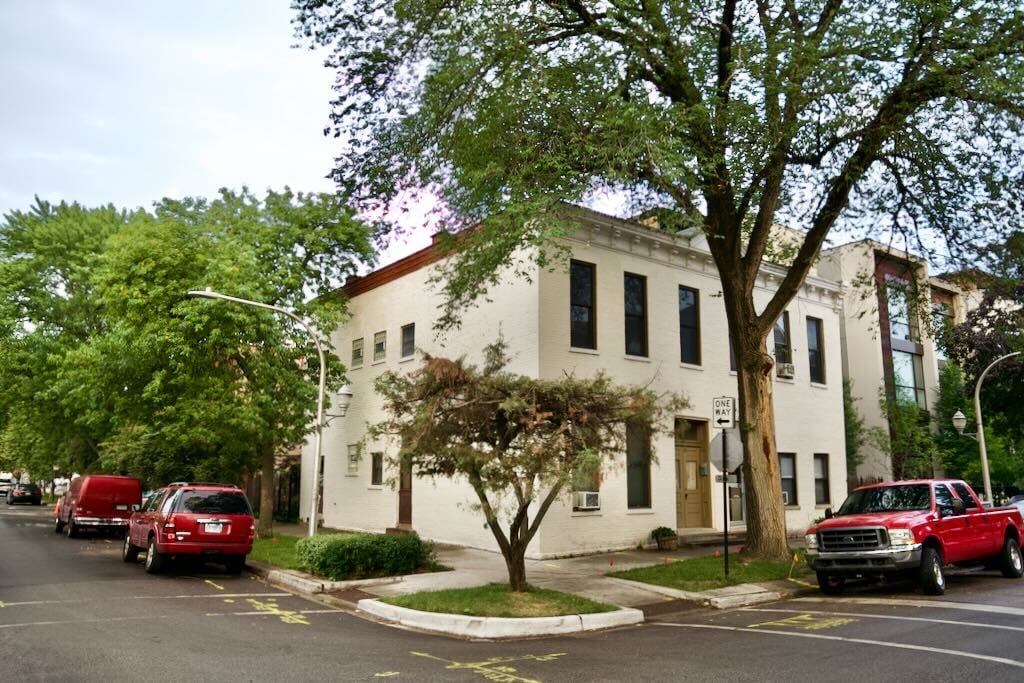 Primary Photo - 2825 W Shakespeare Ave