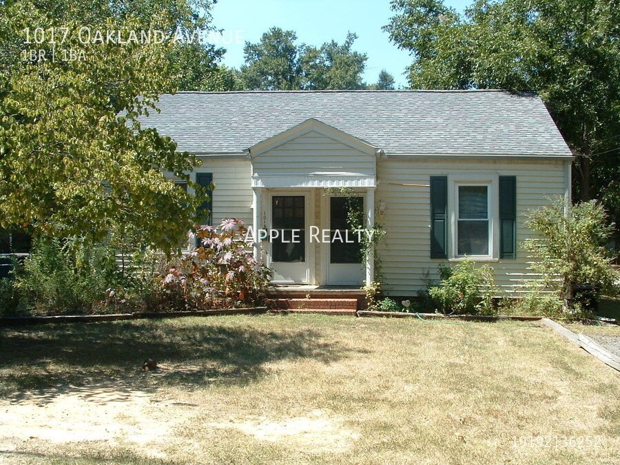 Primary Photo - 1017 Oakland Ave - Available Mid August