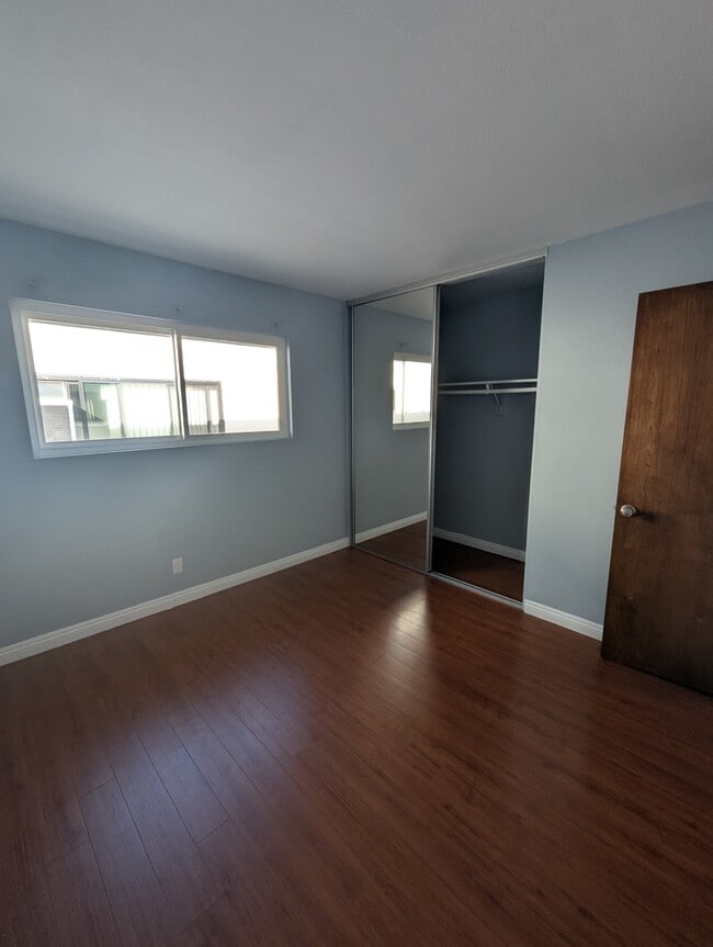Building Photo - 634 E Angeleno Ave
