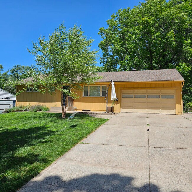 Foto del edificio - Charming Single-Family Home with Modern Fe...