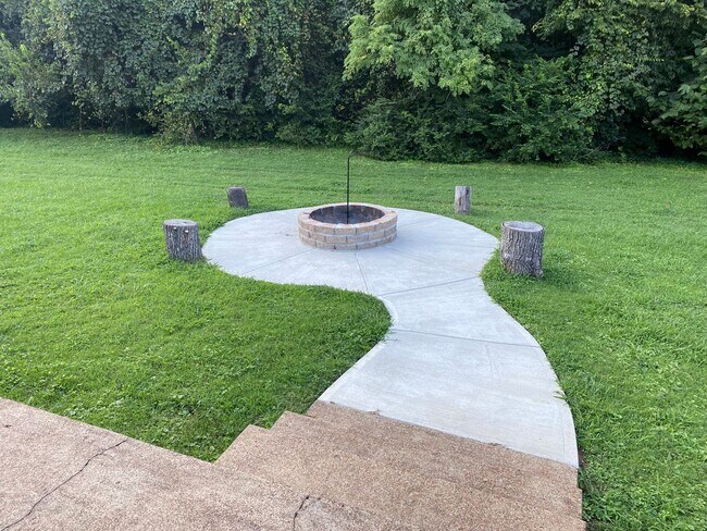 Foto del edificio - Available 9/15! $2200/MO Donelson living i...
