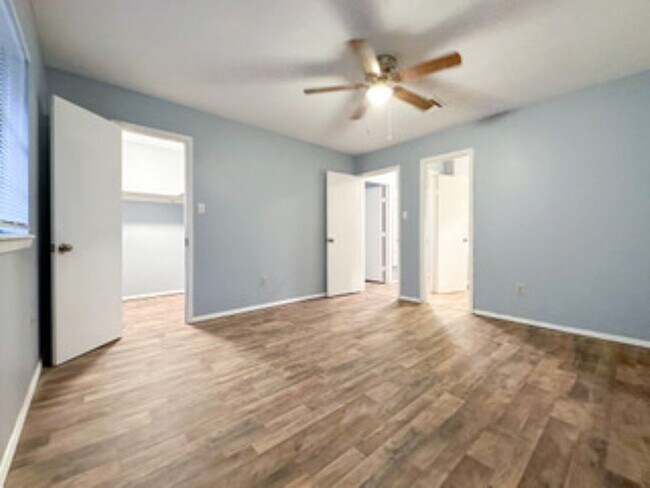 Foto del edificio - 6619 NW Denver Ave