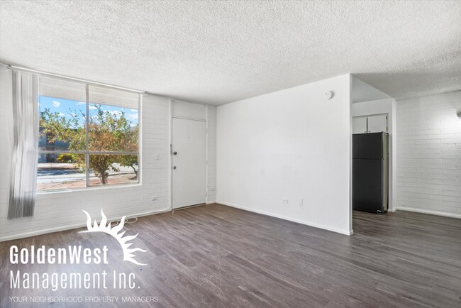 Foto del edificio - Updated 1Bdm 1Ba Apartment in the Gated De...