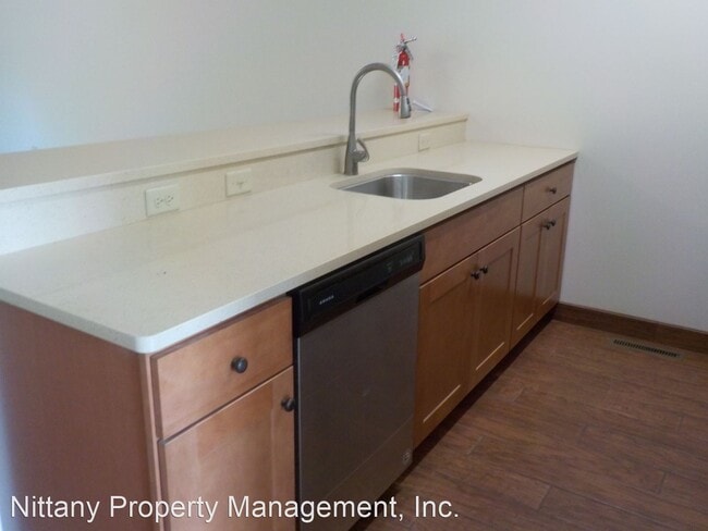 Building Photo - 3 br, 3.5 bath House - 255 Easterly Parkway