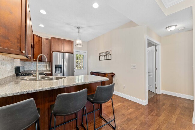 Kitchen - 124 Kaustin Dr