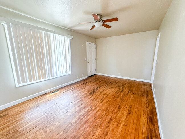 Building Photo - 1730 W Center St