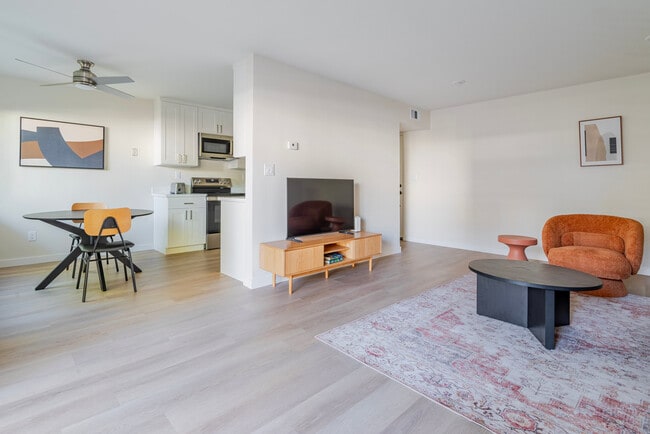 Foto del edificio - 2721 Midtown Ct
