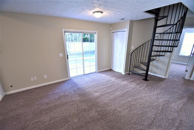 Building Photo - 1452 Parkside Club Dr
