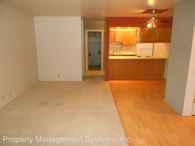 Building Photo - 4842 S Highland Cir
