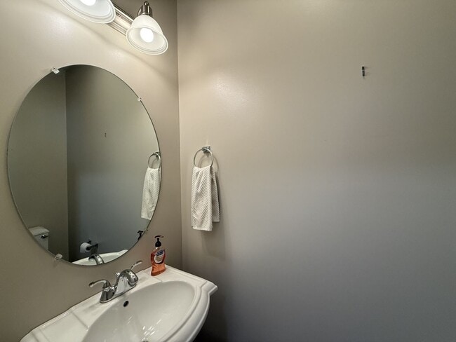 Foto del edificio - Three Bedroom Collegiate Station Home