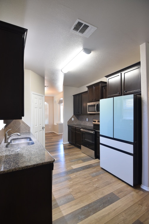 Building Photo - 10020 Birch Tree Dr