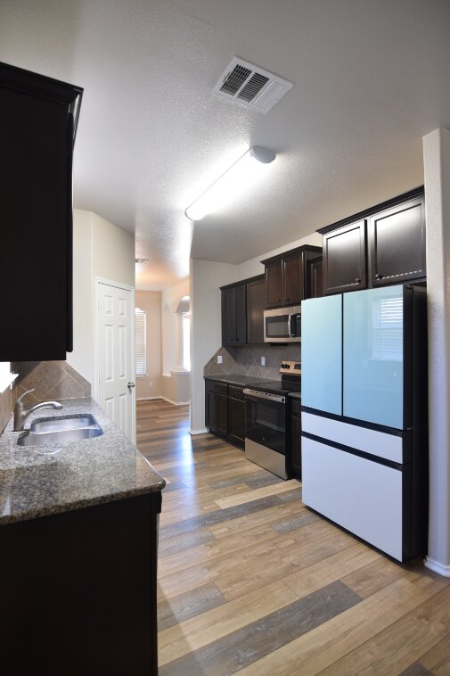 Foto del edificio - 10020 Birch Tree Dr