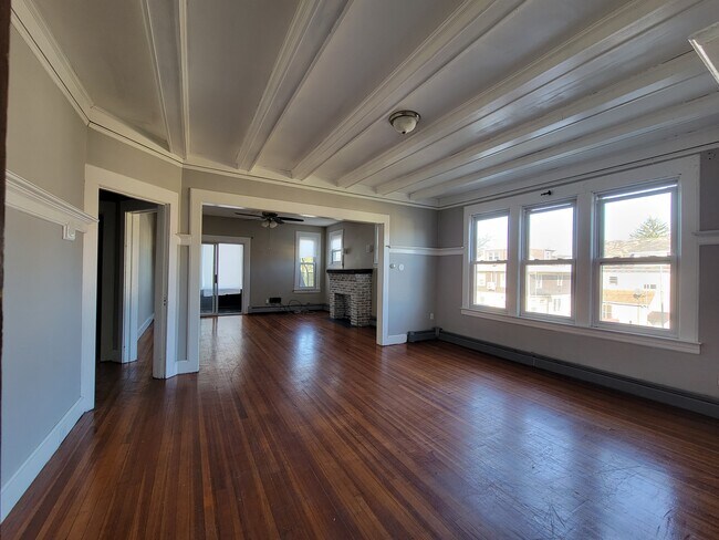 Foto del edificio - 16 Rosewood Plz