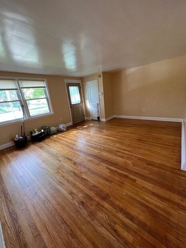 Foto del edificio - 3 BDRM 1.5 BTH in Baltimore City Sinclair Ln