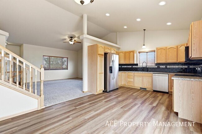 Building Photo - 14835 Fox Trail