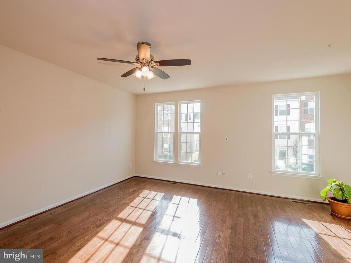 7409 Singers Way, Elkridge, MD 21075 Townhome Rentals in Elkridge MD