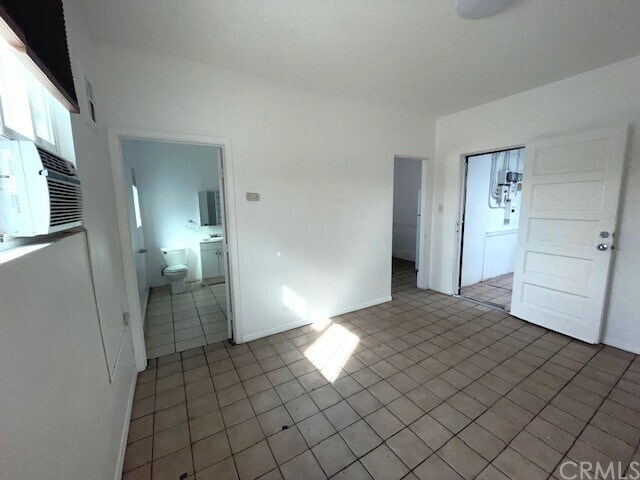 Building Photo - 509 Echandia St
