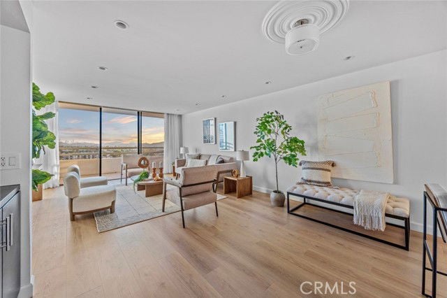 Building Photo - 343 Pioneer Dr