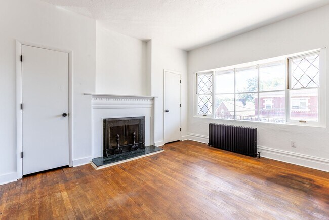 Photo - 235 Lelia St Apartment