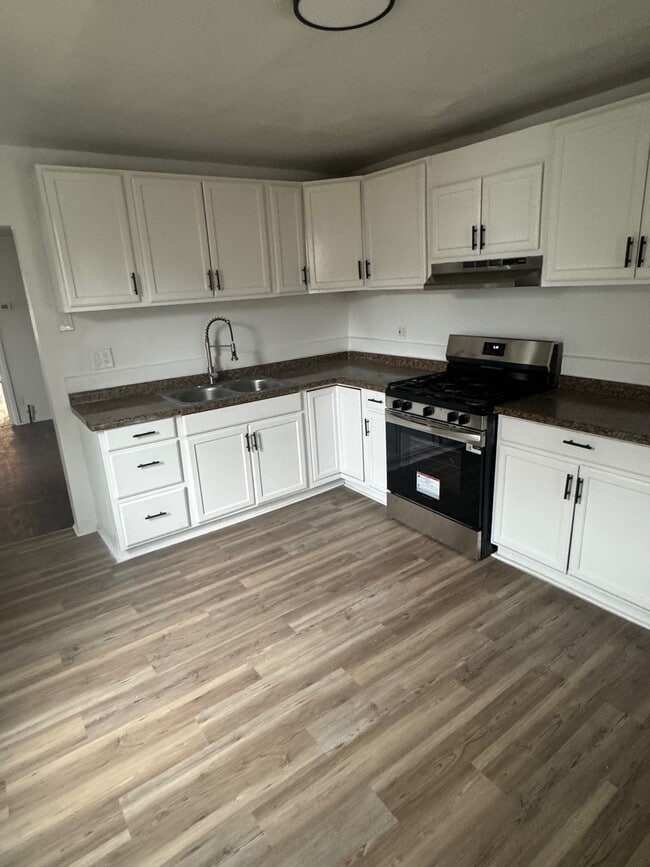 Building Photo - 1807 Packer St