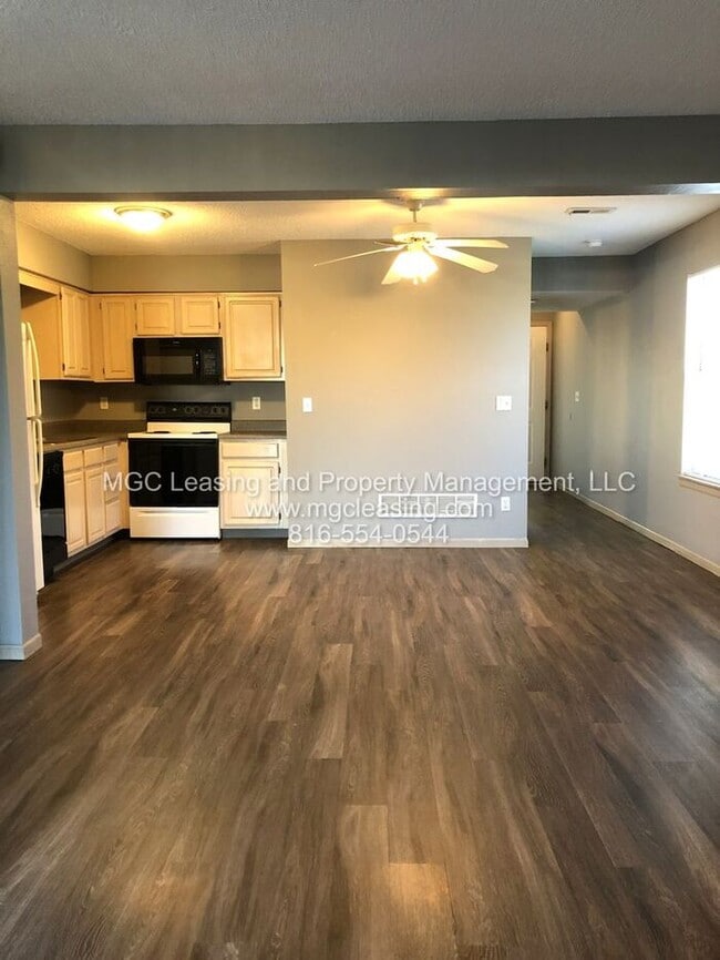 Foto del edificio - SOUTH GARDEN TOWNHOMES