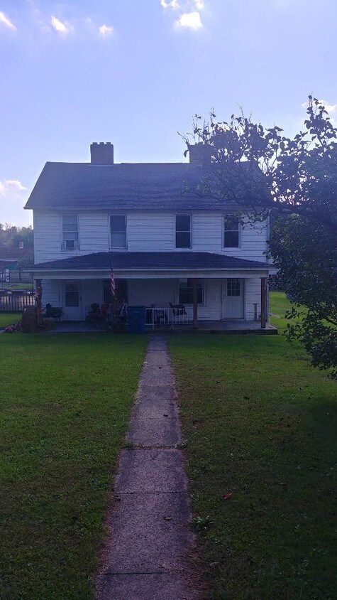 Primary Photo - 116 Whyle Row
