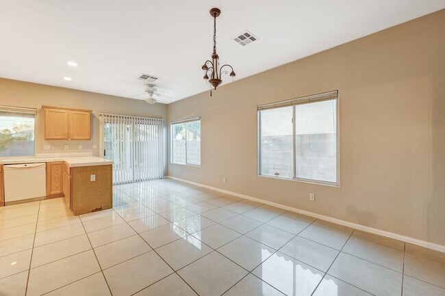Building Photo - 2 STORY HOME W/3 BDRMS, 2.5 BATH & A 2 CAR...
