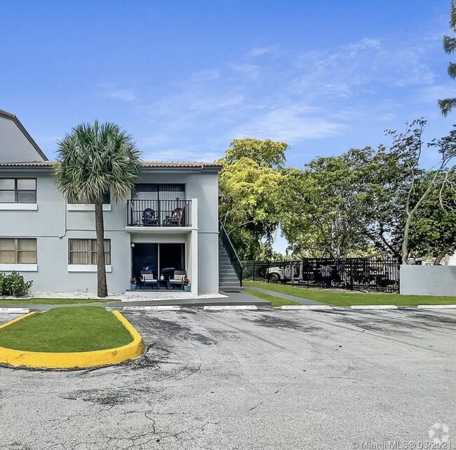 Rossland Apartments for Rent with High Ceilings Hialeah, FL 1 Rentals